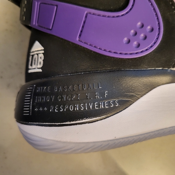 Men's Nike Alphadunk Basketball Shoe, size 10 - Picture 9 of 16